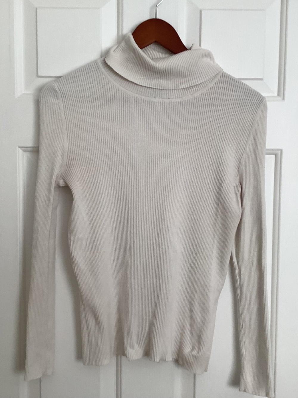 Neutral Sweater Bundle - Picture 2 of 10